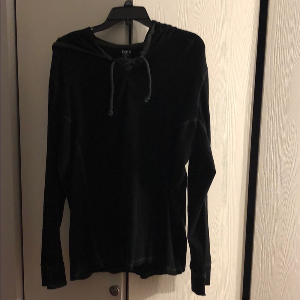 Bar III men’s hooded shirt